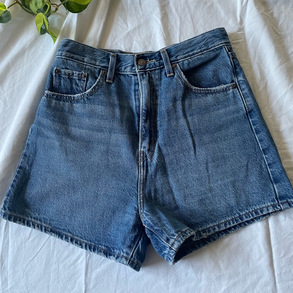 Levi’s High Waisted Loose Shorts